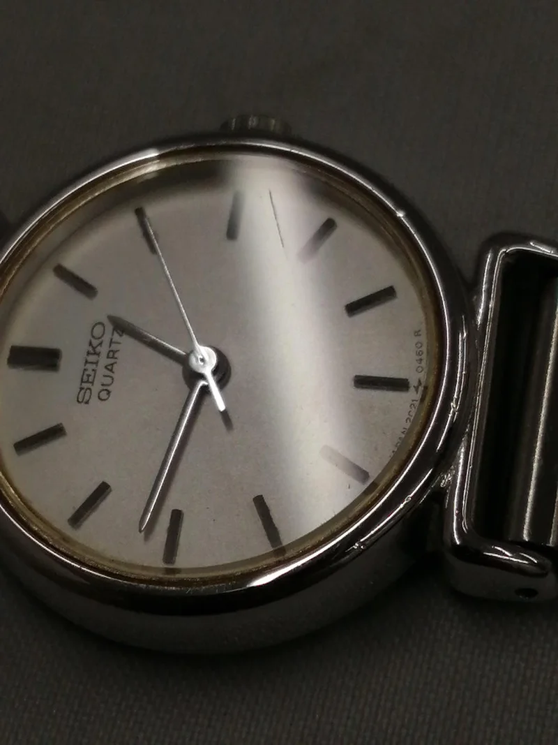 SEIKO Quarz-Armbanduhr 2C21-0110