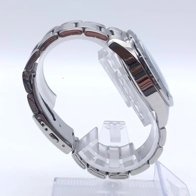 SEIKO W7-Serie Shinaki-Uhr 8T63-03J0