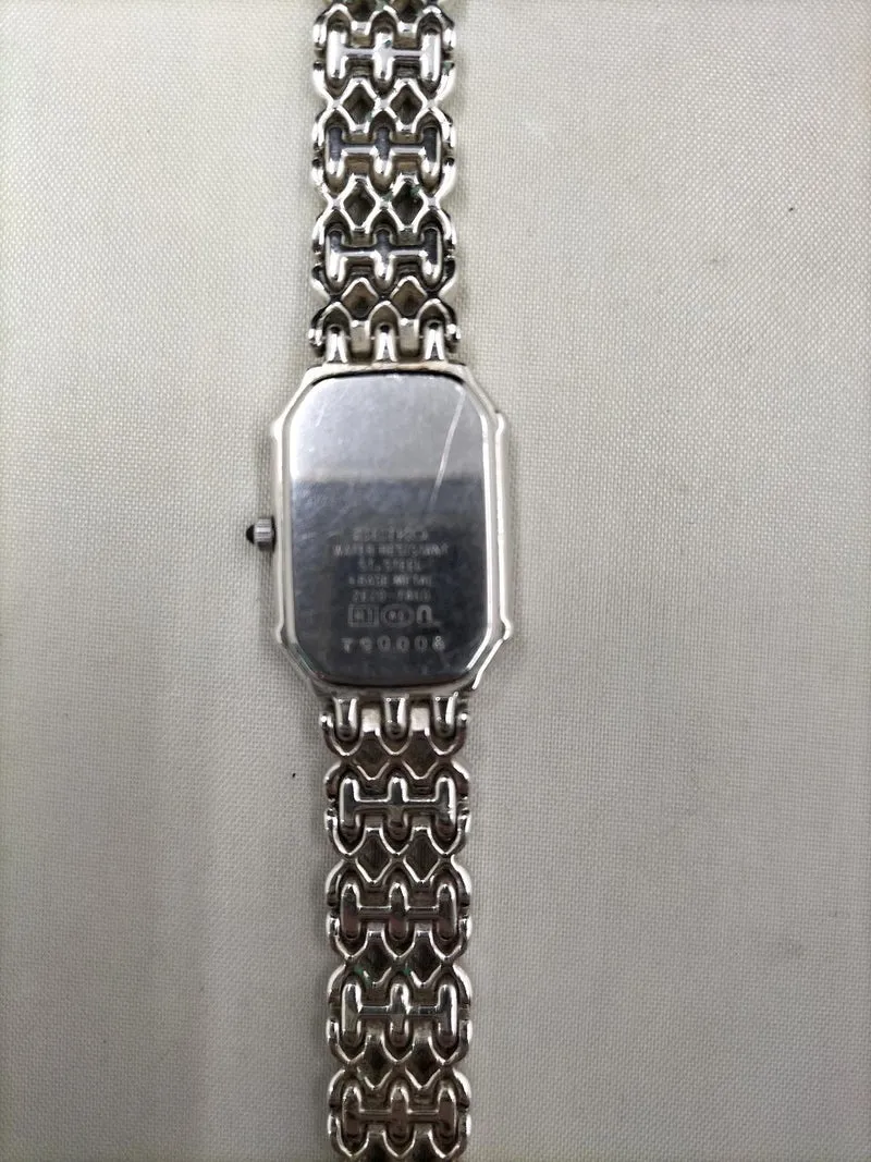 SEIKO Quarz-Analog-Uhr 2E20-7460