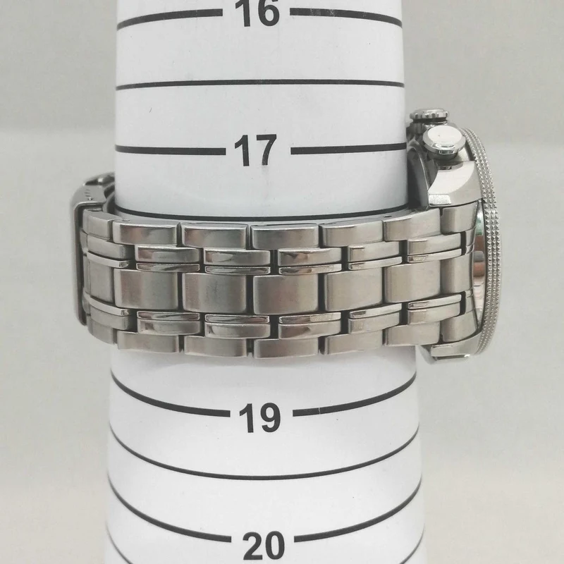 SEIKO Solar-Armbanduhr V195-0AD0
