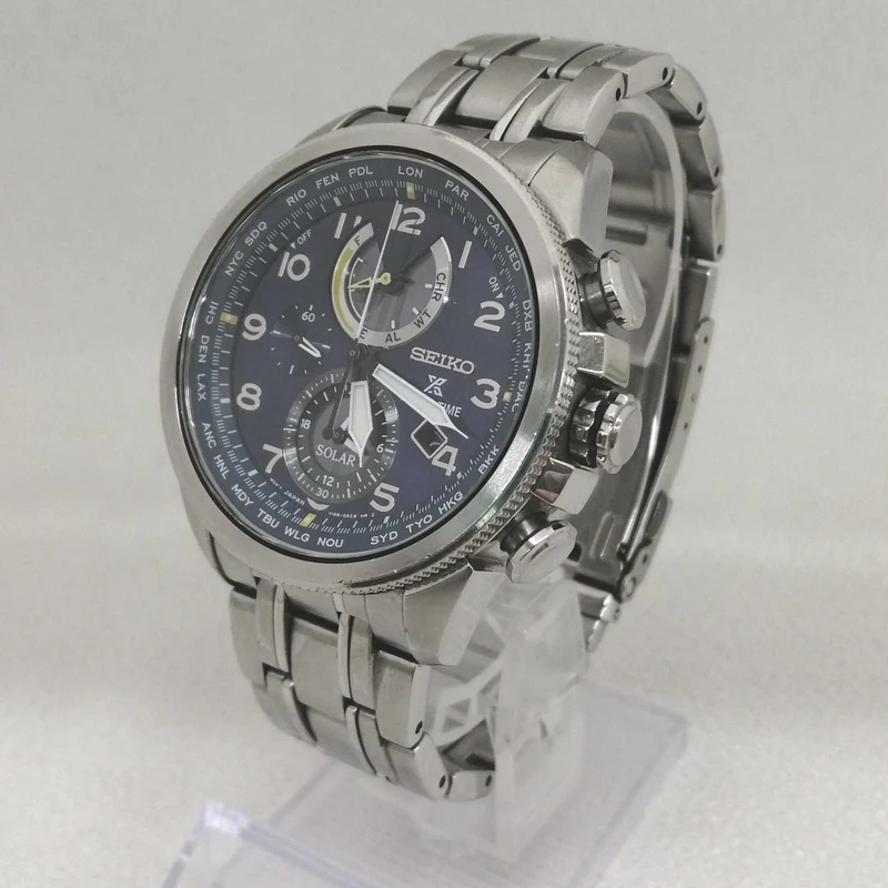 SEIKO Solar-Armbanduhr V195-0AD0