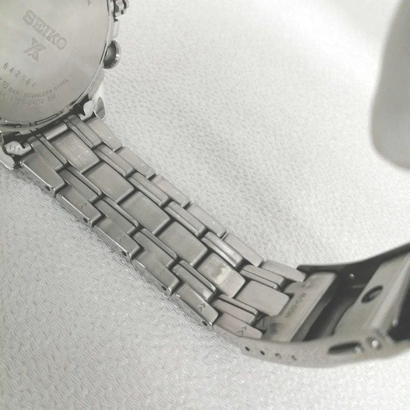 SEIKO Solar-Armbanduhr V195-0AD0