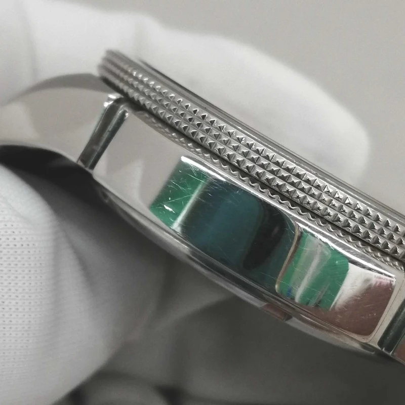 SEIKO Solar-Armbanduhr V195-0AD0