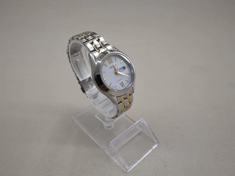 SEIKO Solar-Armbanduhr V138-0AD0