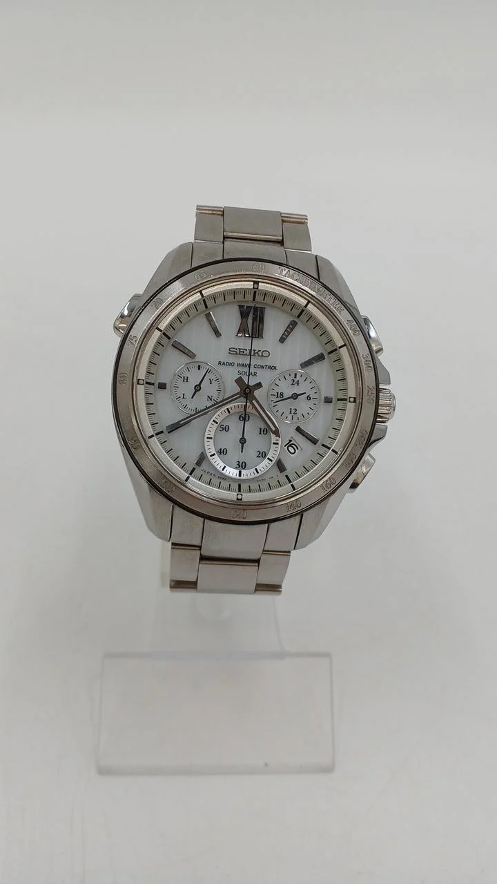 SEIKO Solar-Armbanduhr 8B82-0AL0