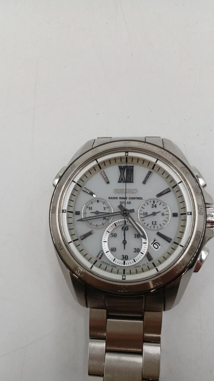 SEIKO Solar-Armbanduhr 8B82-0AL0