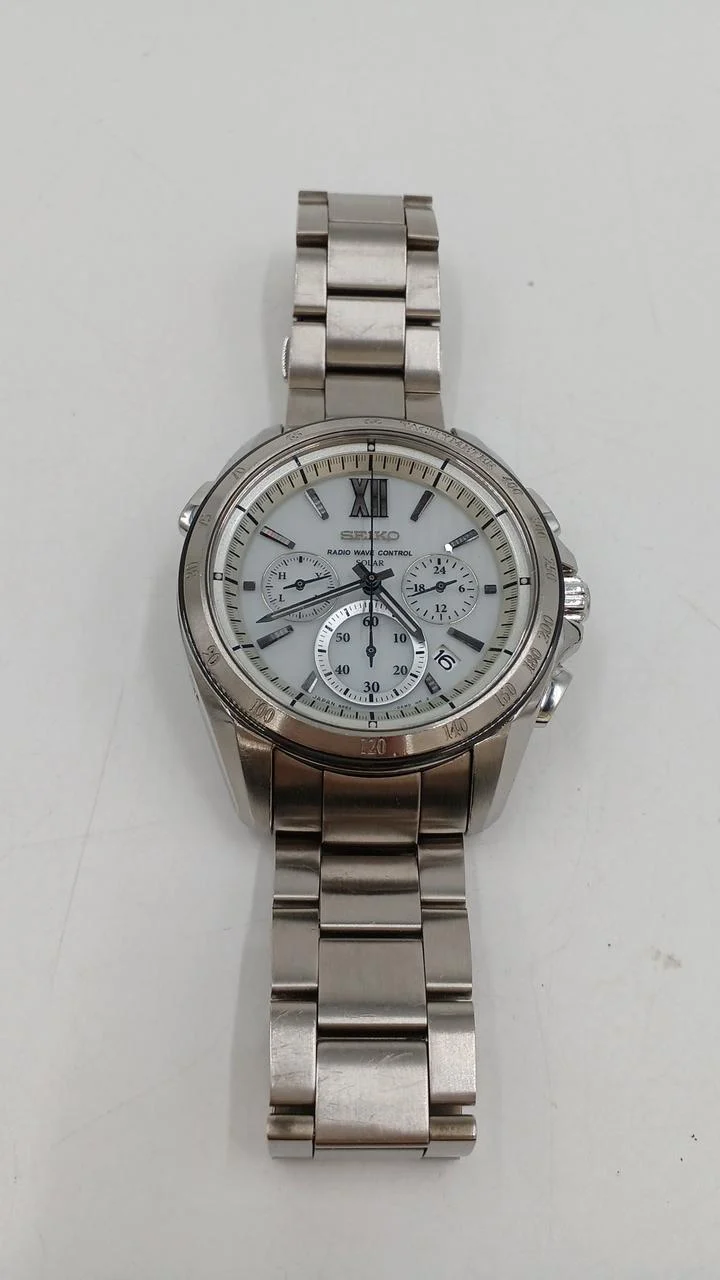 SEIKO Solar-Armbanduhr 8B82-0AL0