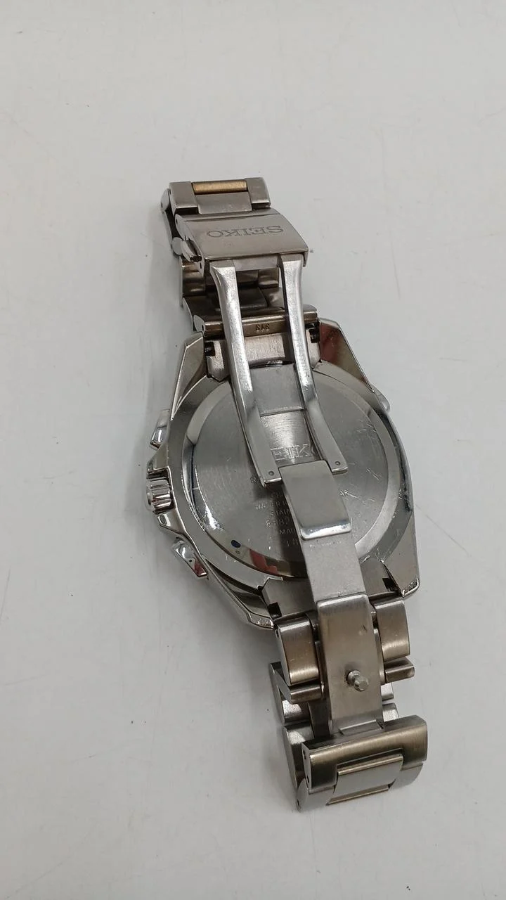 SEIKO Solar-Armbanduhr 8B82-0AL0