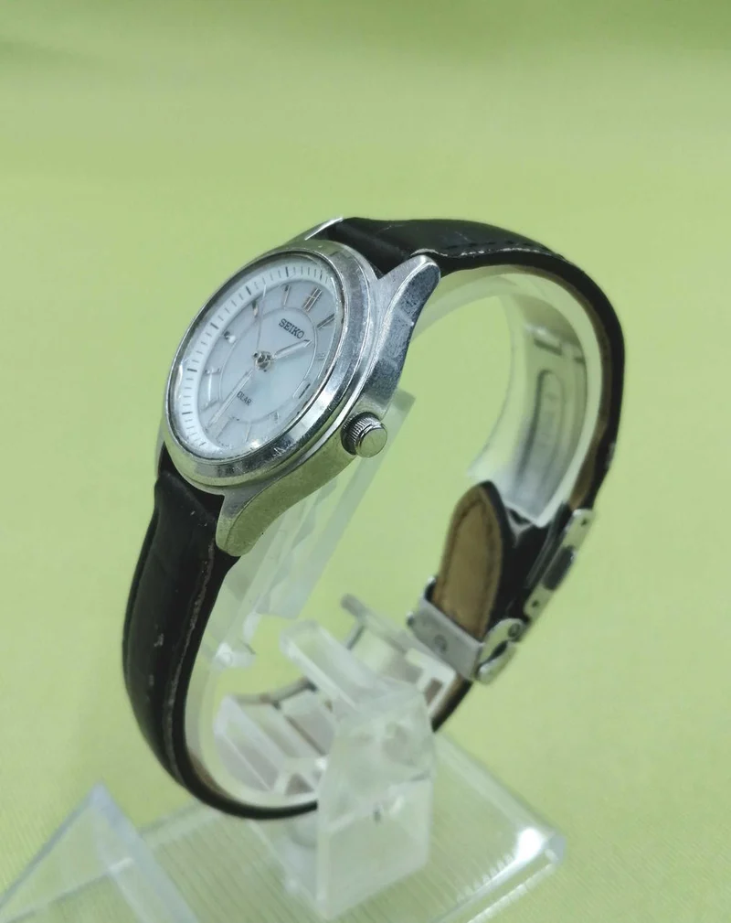 SEIKO Quarz-Armbanduhr V182-0AH0
