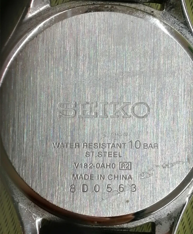 SEIKO Quarz-Armbanduhr V182-0AH0