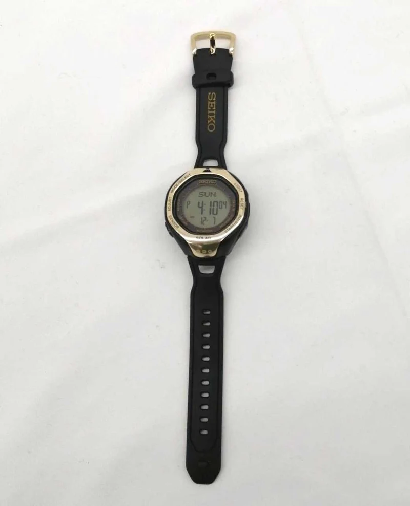 SEIKO Solar-Armbanduhr S822-00A0