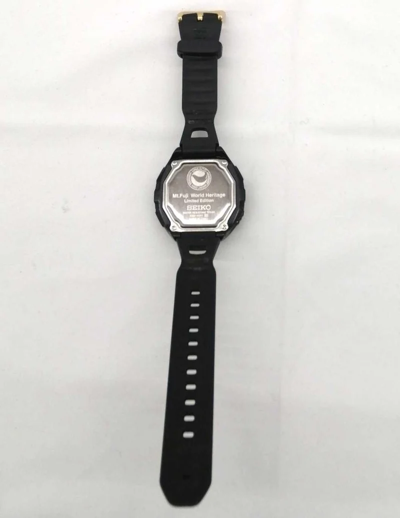 SEIKO Solar-Armbanduhr S822-00A0