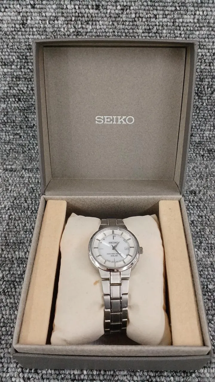SEIKO Quarz-Analog-Armbanduhr 1B22-0BA0