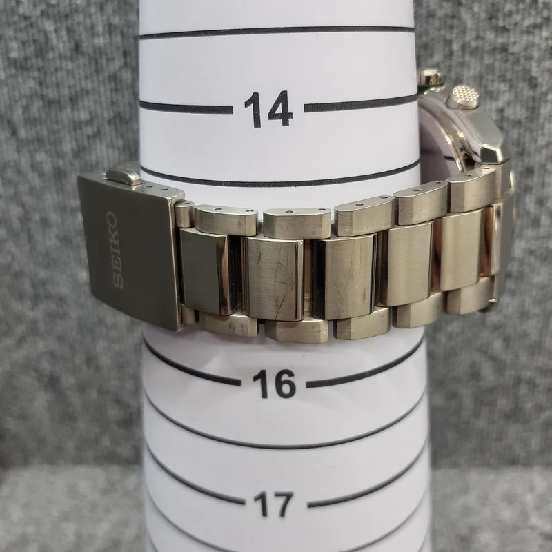 SEIKO Solar-Armbanduhr 8B63-0BA0