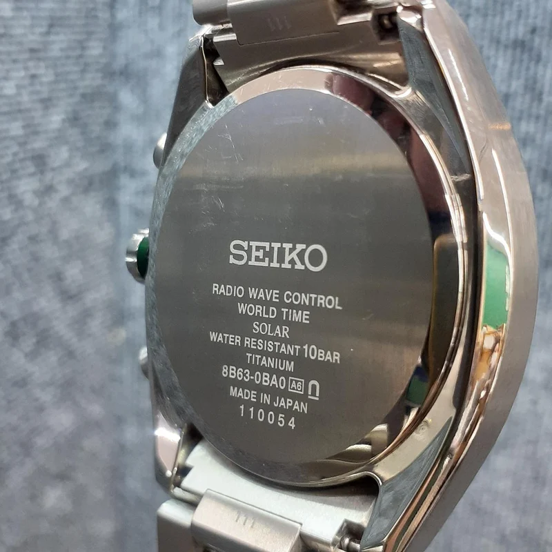 SEIKO Solar-Armbanduhr 8B63-0BA0