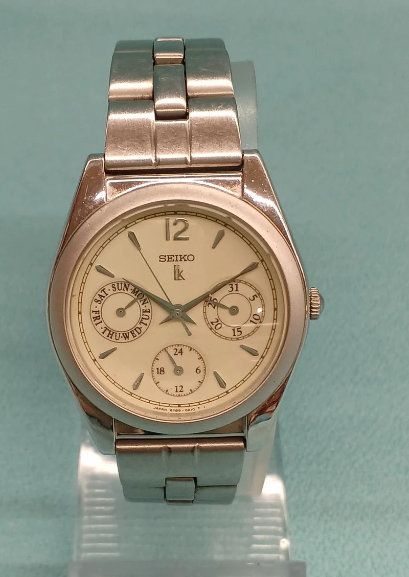 SEIKO Quarz-Armbanduhr 5Y89-0A10