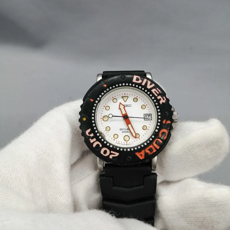 [SCHROTT] SEIKO Quarz-Armbanduhr 5H25-6A1C