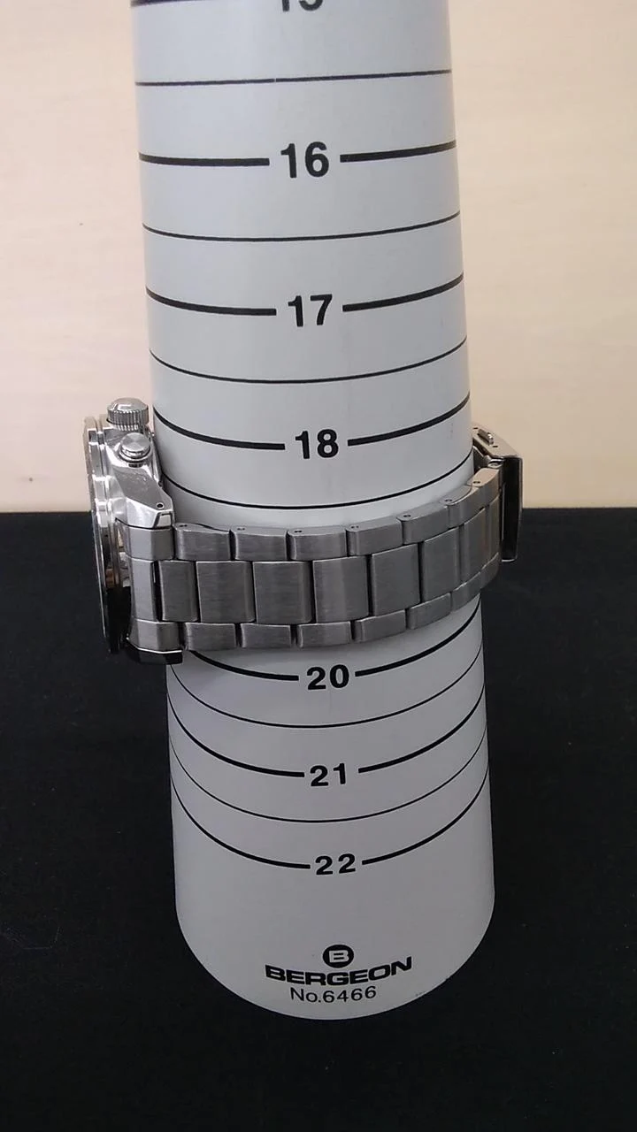 SEIKO Quartz V176-0AZ0