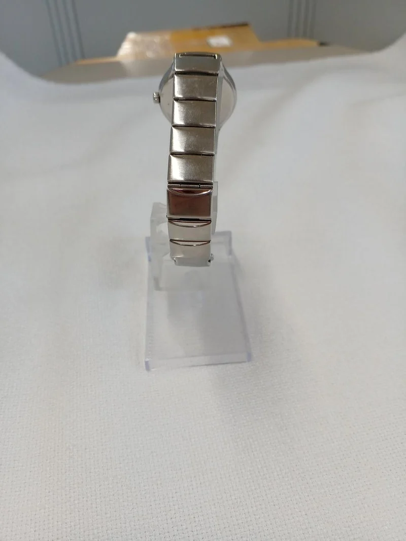 SEIKO Armbanduhr V782-6F50