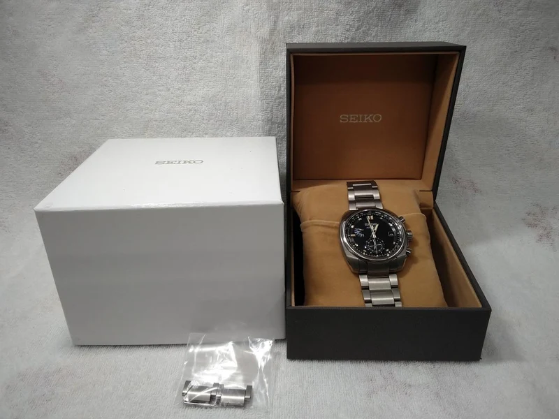 SEIKO ASTRON Titanium Modell Funkgesteuerte Solaruhr SBXY003