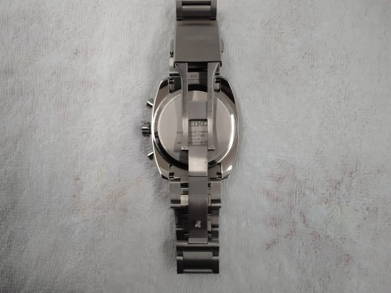 SEIKO ASTRON Titanium Modell Funkgesteuerte Solaruhr SBXY003