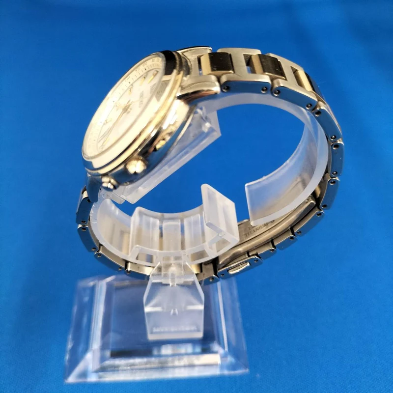 SEIKO Damenarmbanduhr 1B25-0AV0
