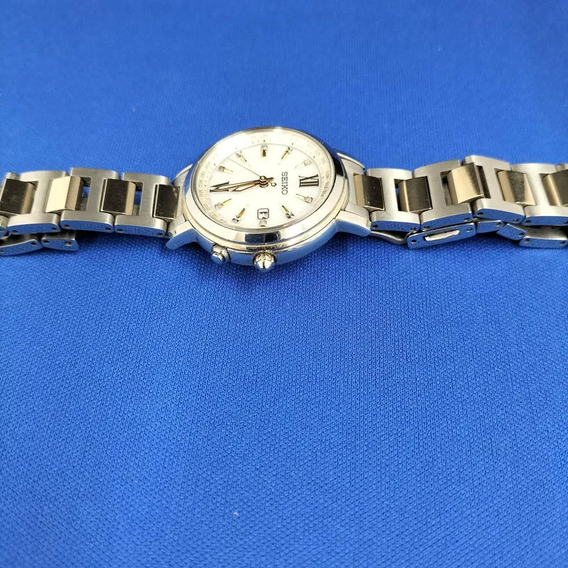 SEIKO Damenarmbanduhr 1B25-0AV0
