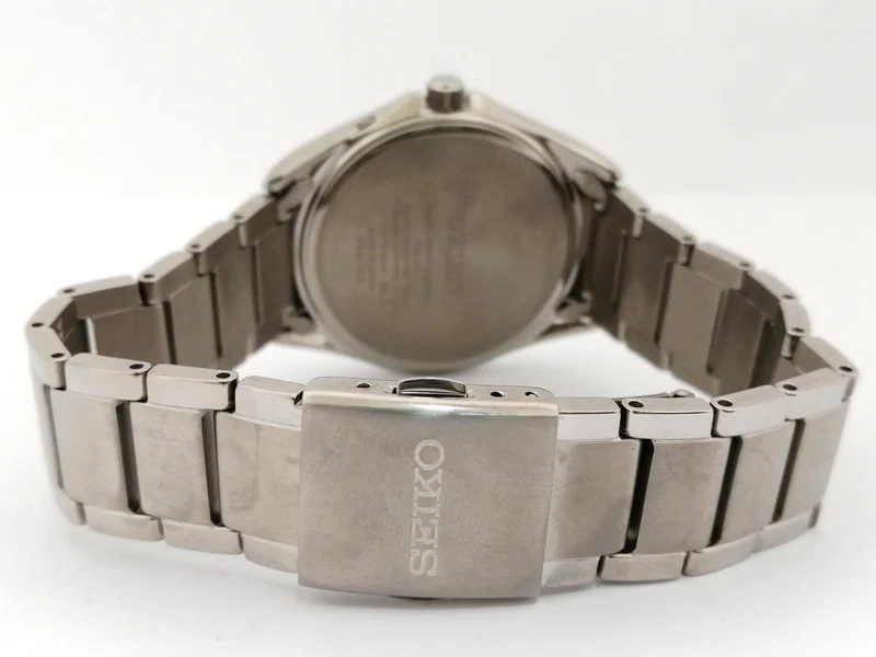 SEIKO Solar Quartz 7B75-0AA0