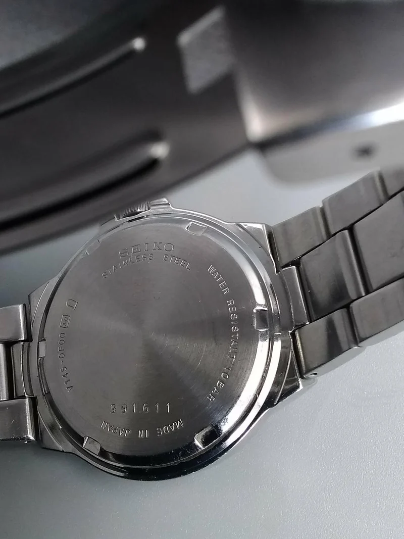 SEIKO Quarz-Analog-Armbanduhr V145-0F00