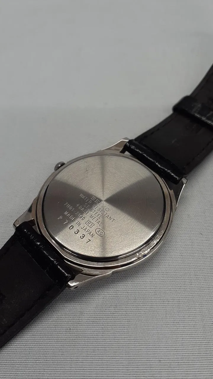 [SCHROTT] SEIKO Quarz-Armbanduhr 7N01-7140