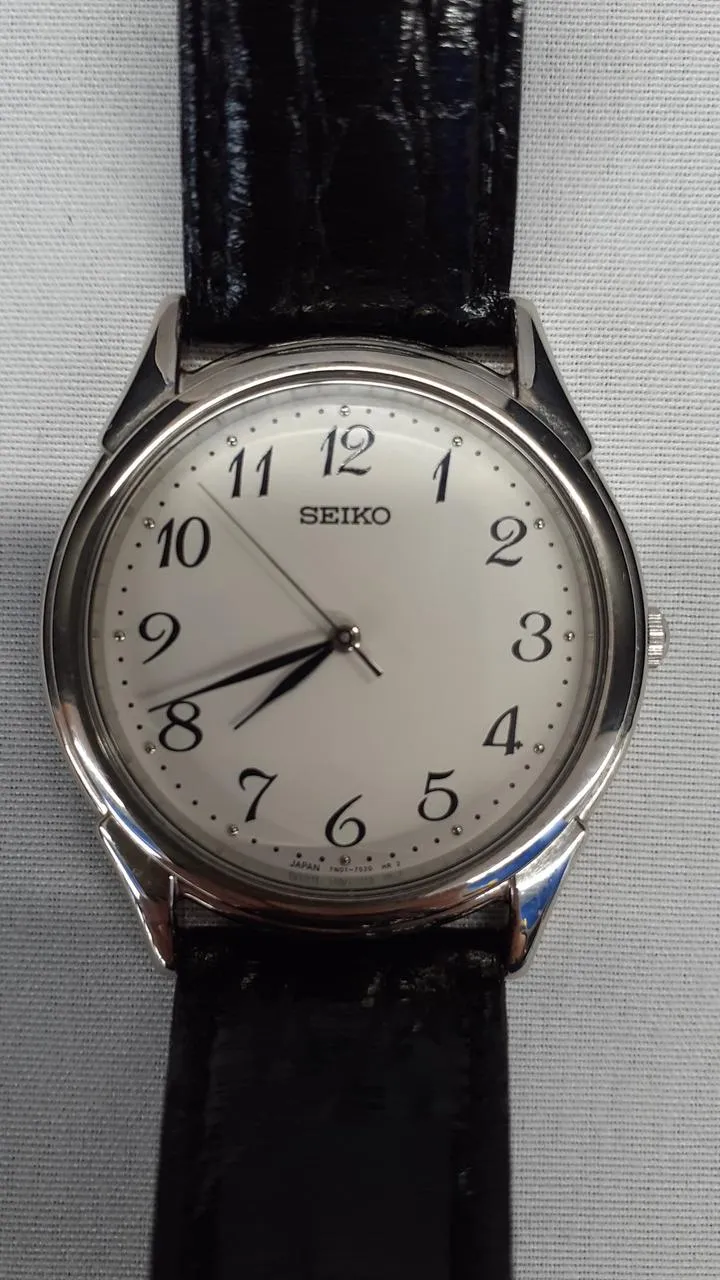 [SCHROTT] SEIKO Quarz-Armbanduhr 7N01-7140