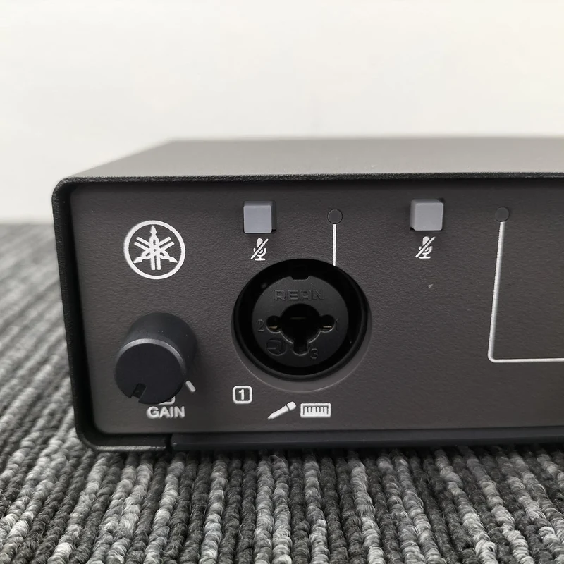 YAMAHA [Gebrauchsspuren] UR12MK3 UR12MK3