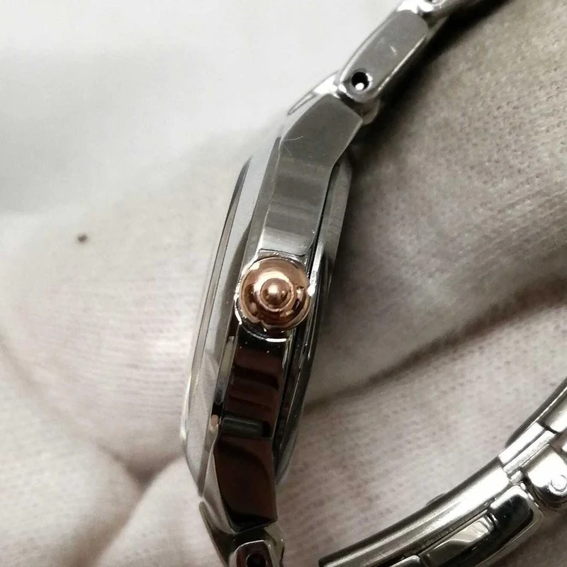 SEIKO Solar-Armbanduhr V111-0CC0