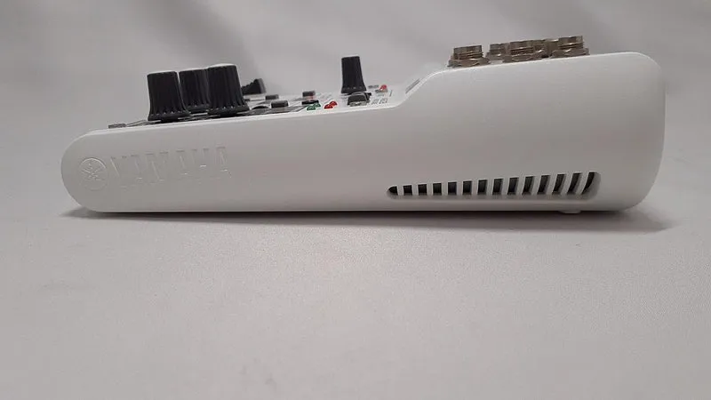 YAMAHA Audio-Interface AG03