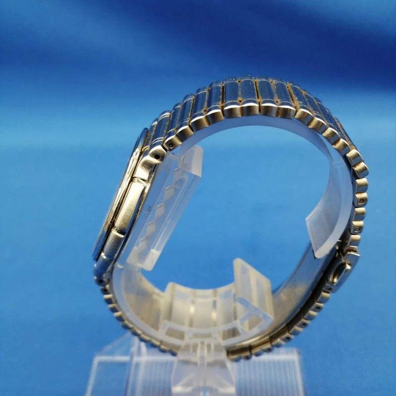 SEIKO Quarz-Armbanduhr 5E31-6B10