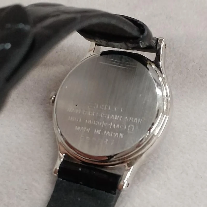 SEIKO Damenuhr Quarz 1N01-0DR0