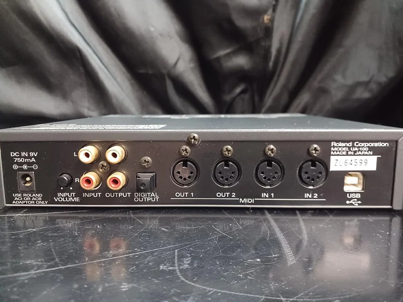 ROLAND Audio-Interface UA-100