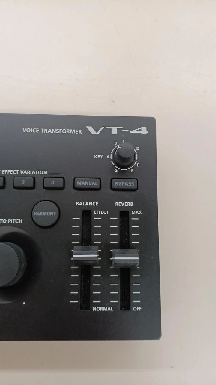 ROLAND Voice Transformers VT-4