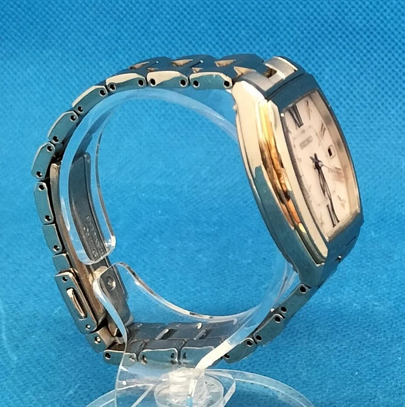 SEIKO Quarz-Analog-Armbanduhr SSQW032