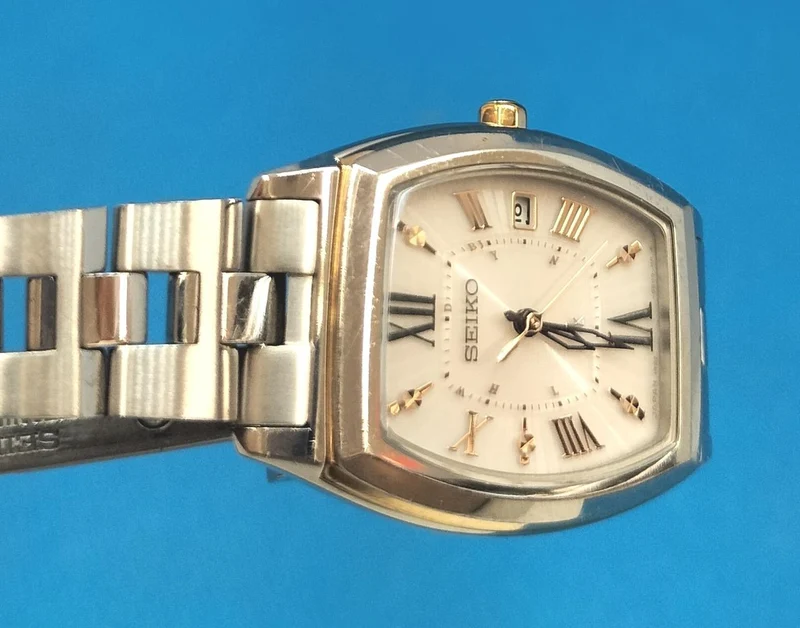 SEIKO Quarz-Analog-Armbanduhr SSQW032