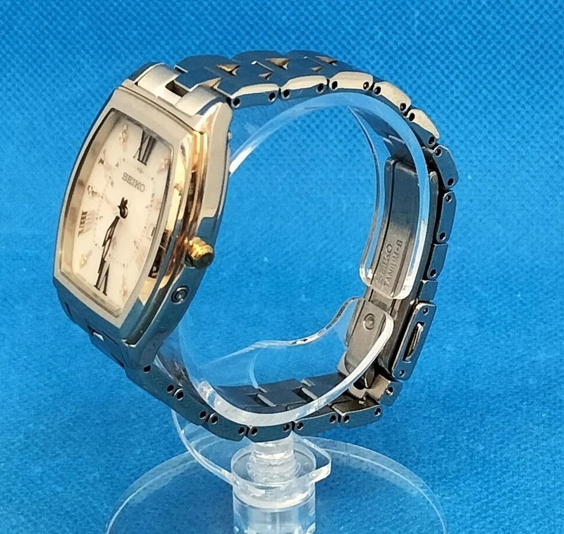 SEIKO Quarz-Analog-Armbanduhr SSQW032