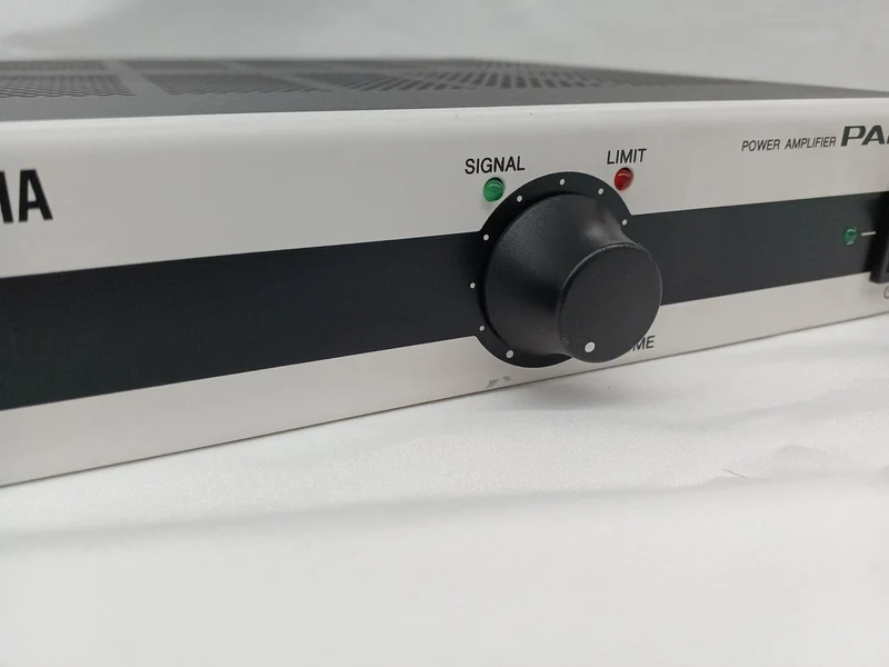 YAMAHA Leistungsverstärker PA2030A