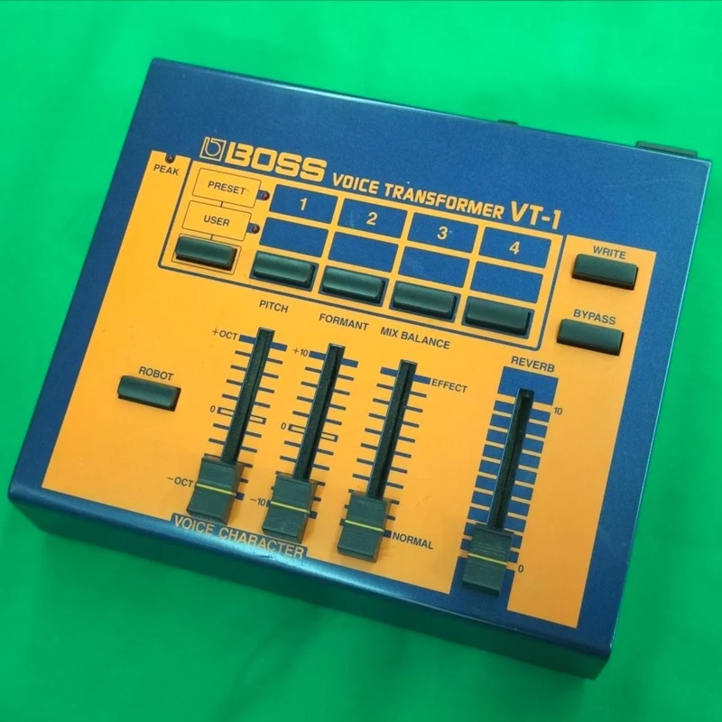 BOSS Vocal Effects VT-1