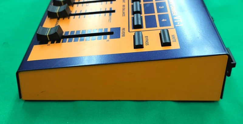 BOSS Vocal Effects VT-1