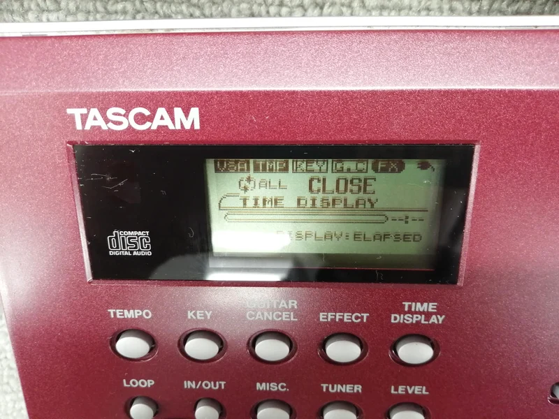 TASCAM Tragbarer CD-Gitarrentrainer CD-GT2