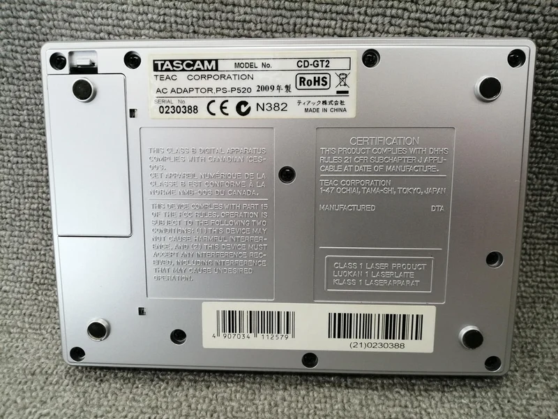 TASCAM Tragbarer CD-Gitarrentrainer CD-GT2