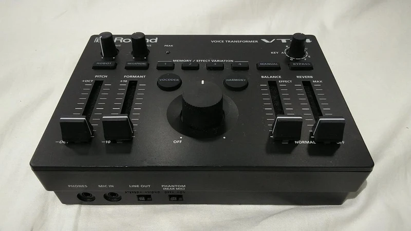 ROLAND Vocal Effects VT-4