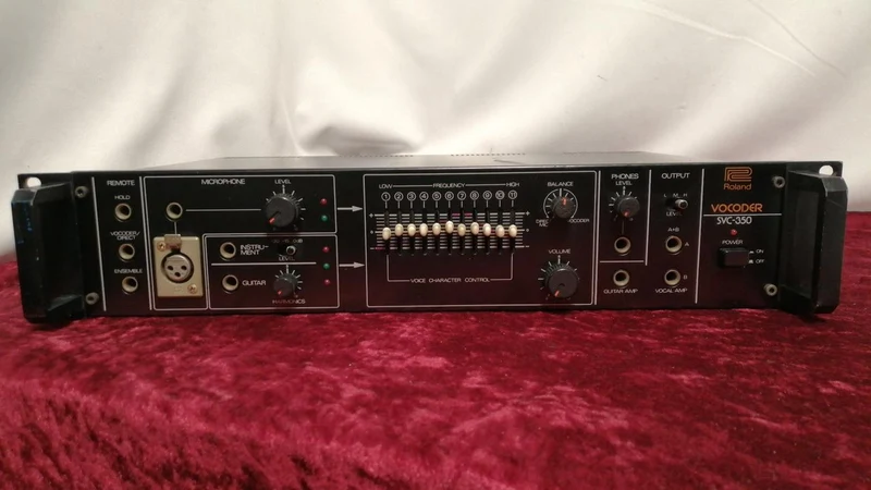 ROLAND Rack-Effekte SVC-350