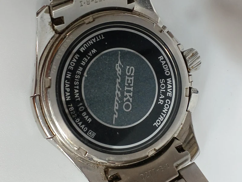SEIKO Solar-Armbanduhr 7B22-0AA0