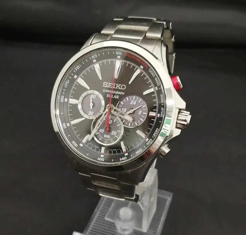 SEIKO Solaruhr V175-0DM0